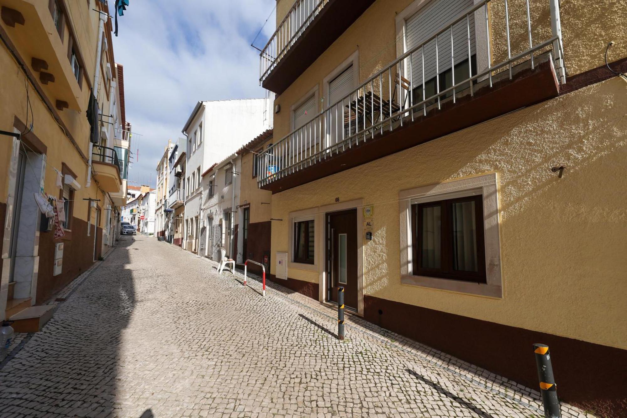 Dina Beach House Quinzico Nazare Exterior photo